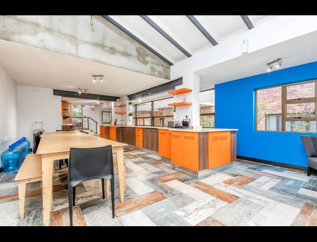 625M² OFFICE FOR SALE IN PARKTOWN